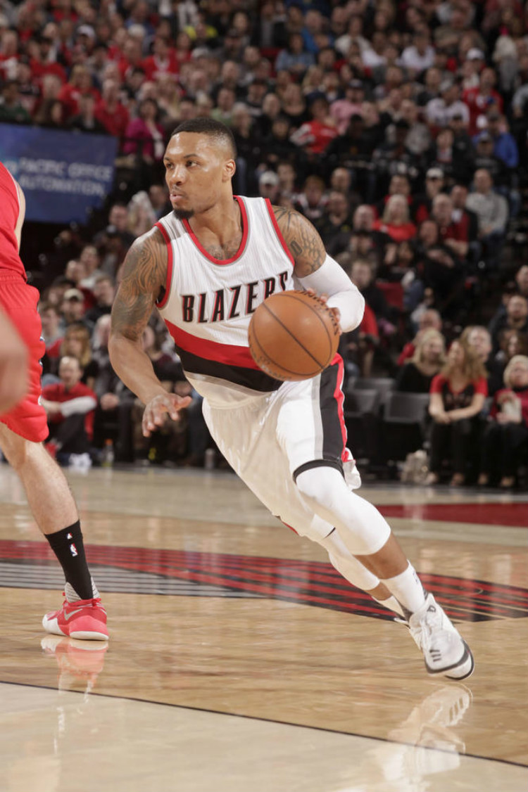 背景下凭借 背景下凭借